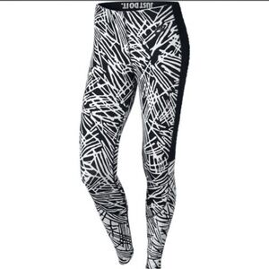 Women’s L Nike Black and White Leggings EUC